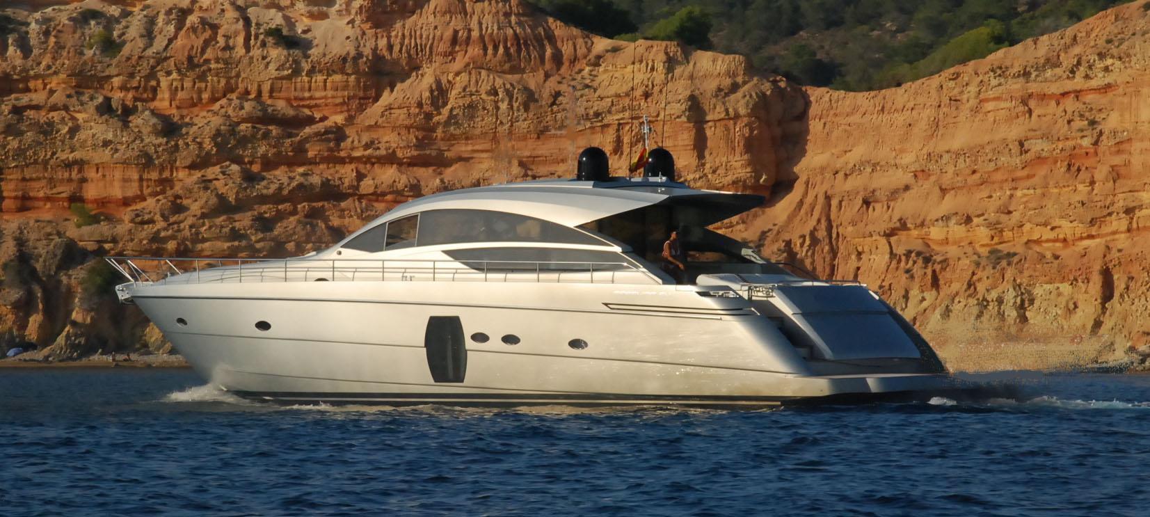 2011 PERSHING 64' 